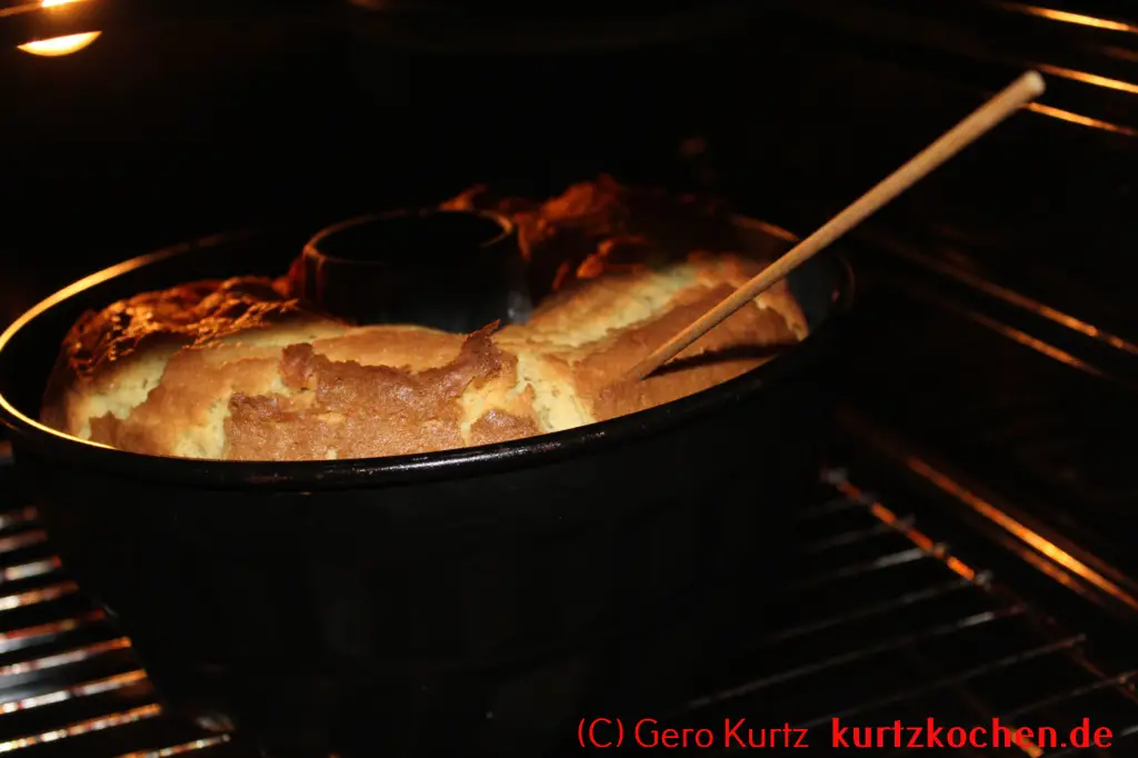 Gugelhupf von Dr. Oetker - Stäbchen Garprobe