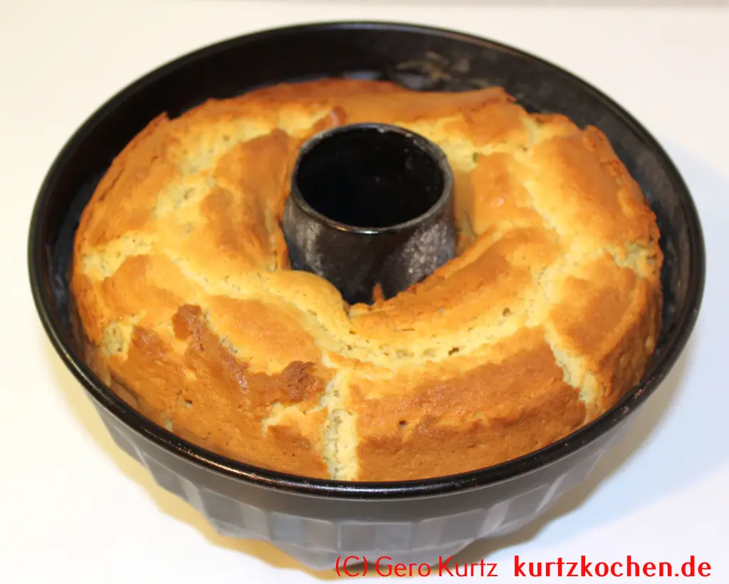 Gugelhupf von Dr. Oetker - fertiger Gugelhupf in der Form