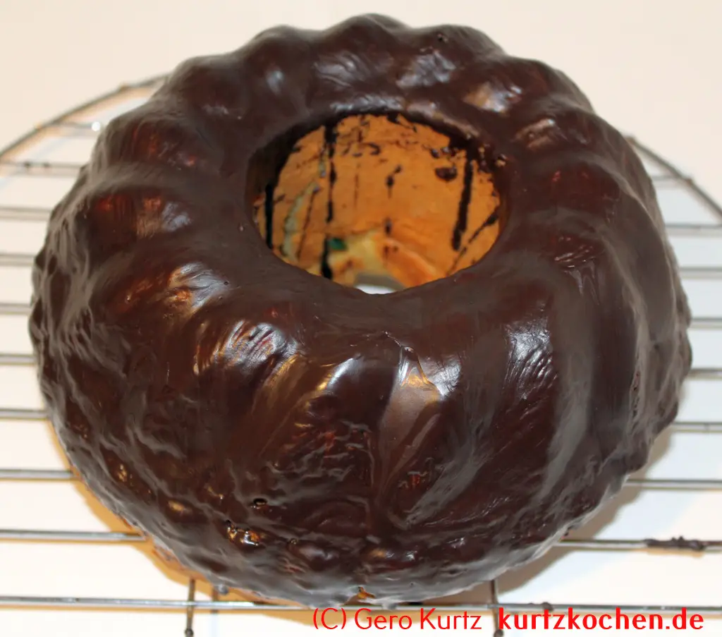 Gugelhupf von Dr. Oetker - Fertiger Gugelhupf mit Schokoladenglasur