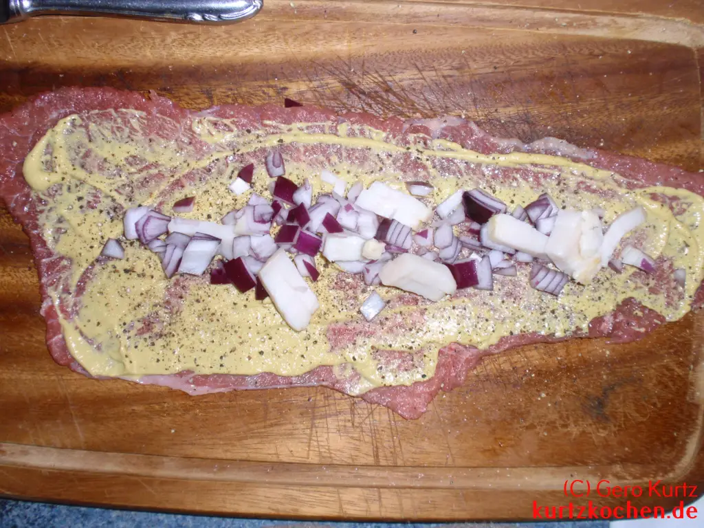Rezept für Rinder Rouladen - mit Zwiebeln und Speckfüllung