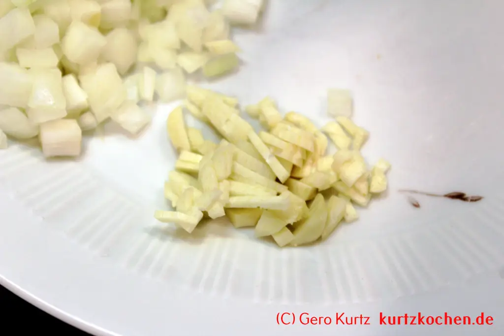 Rezept für Schweinerouladen - geschnittener Knoblauch