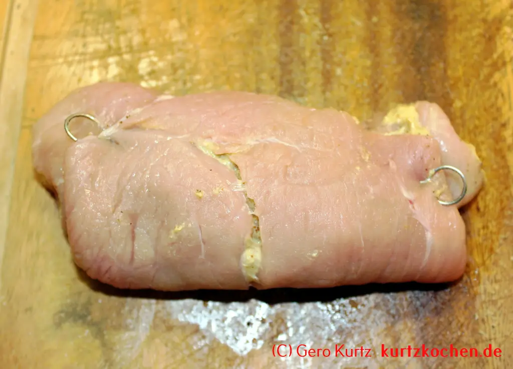 Rezept für Schweinerouladen - mit Spießen versehen