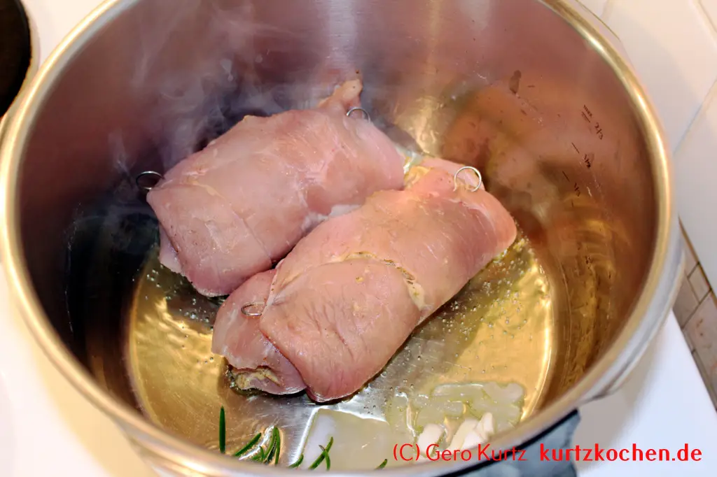 Rezept für Schweinerouladen - Anbraten
