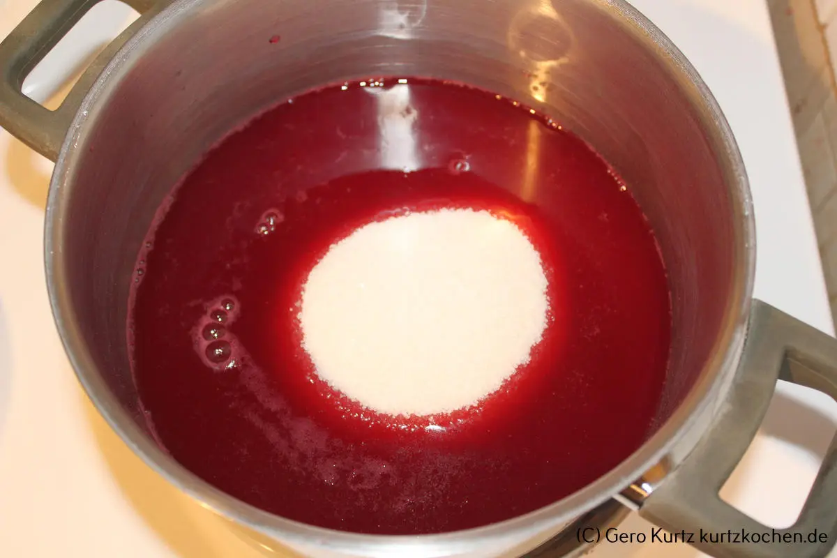 Rezept Johannisbeergelee - Johannisbeersaft mit Gelierzucker