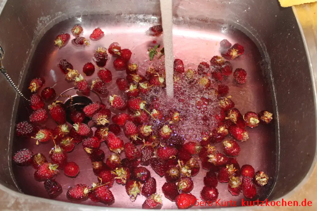 Taybeeren Tayberry Marmelade Gelee - waschen im der Spüle