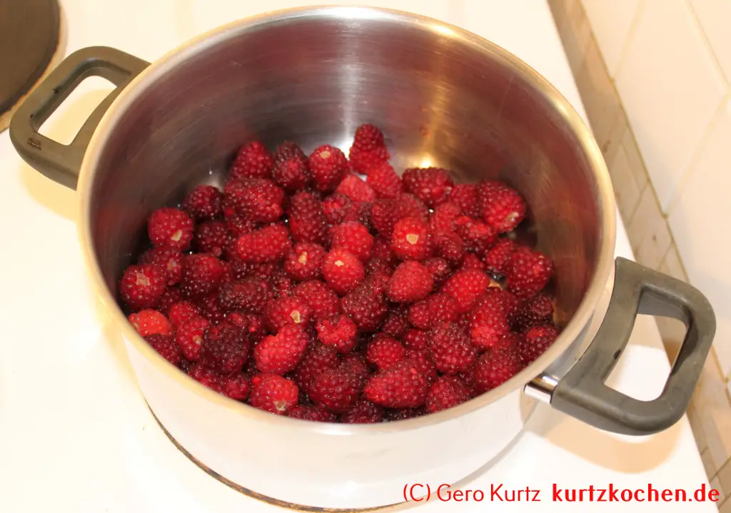 Taybeeren Tayberry Marmelade Gelee - Kochtopf mit Taybeeren
