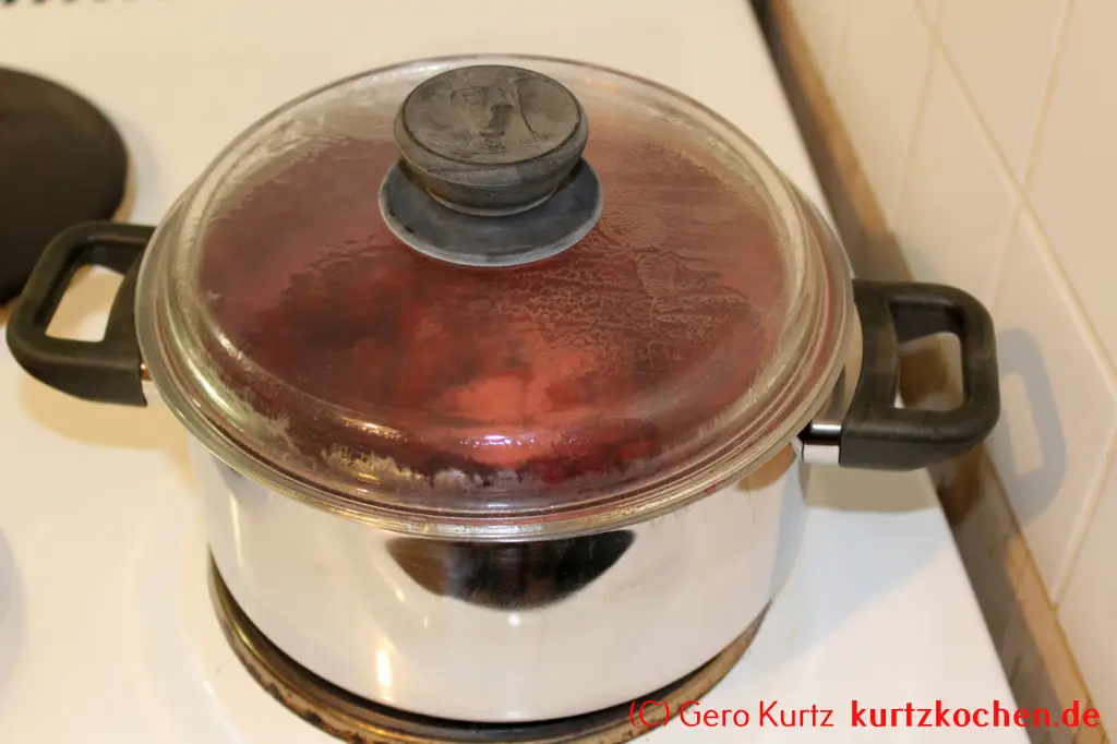 Taybeeren Tayberry Marmelade Gelee - Tayberrysaft im Topf mit Deckel