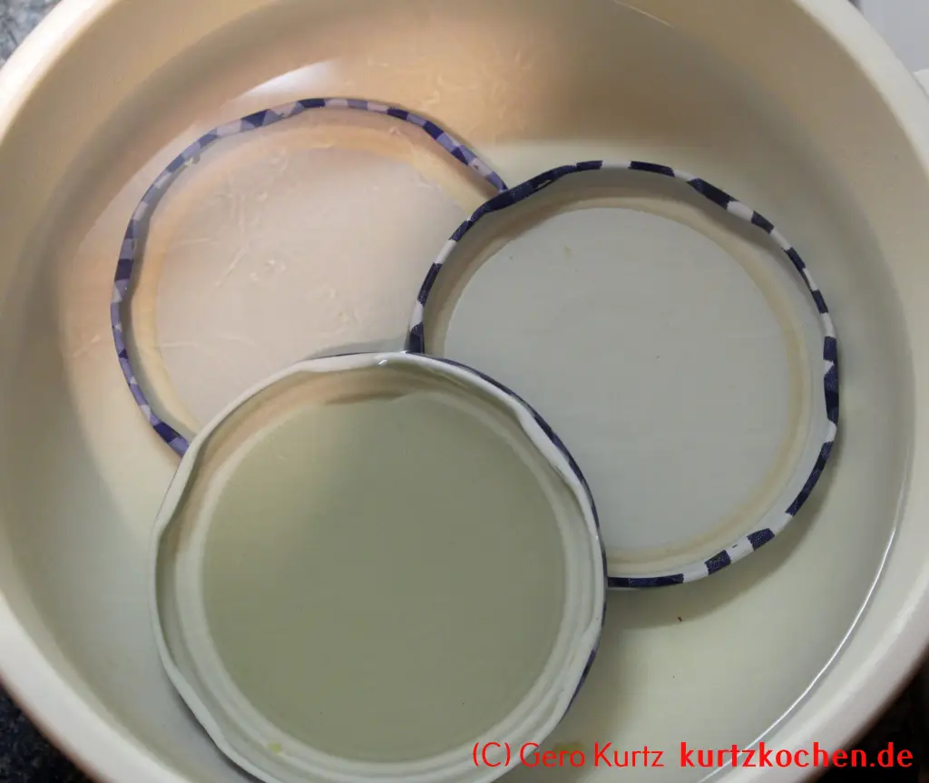 Taybeeren Tayberry Marmelade Gelee - Twist Off Deckel im kochenden Wasser