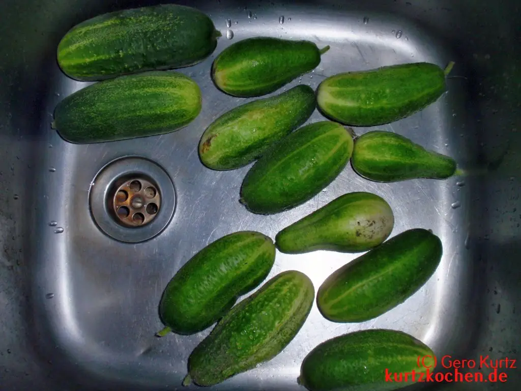 Gurken in der Spüle