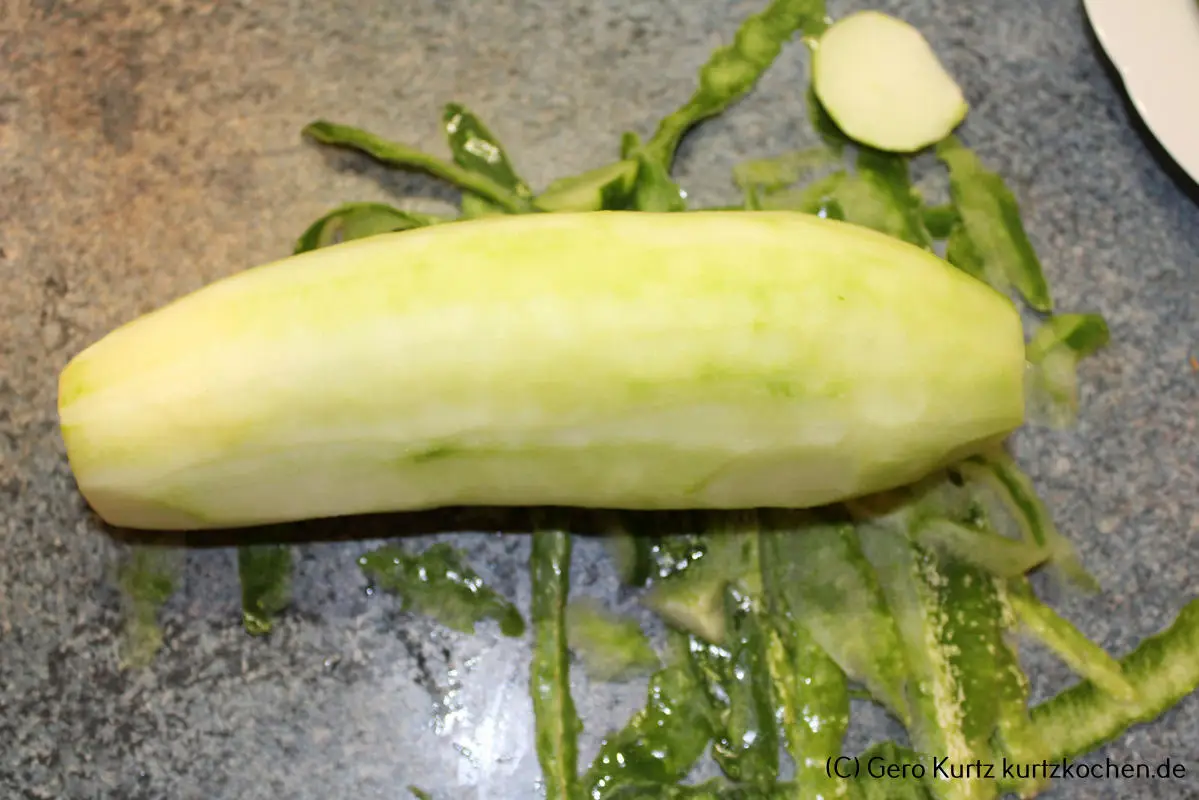 Rezept Senfgurken - geschälte Gurke
