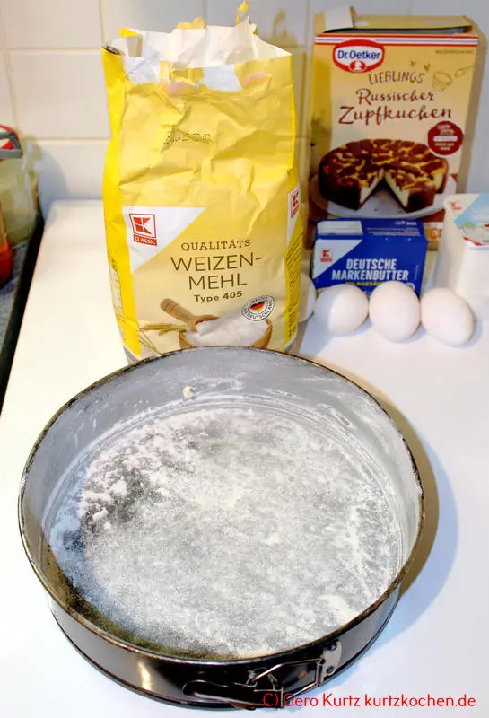 Russischer Zupfkuchen Dr Oetker - gefettete und eingemehlte Springform