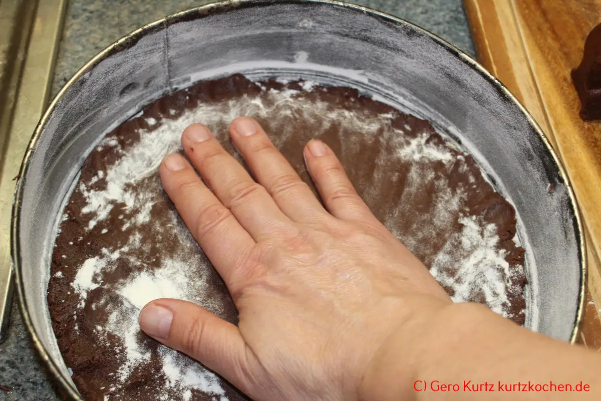 Russischer Zupfkuchen Dr Oetker - Teig in der Springform verteilen