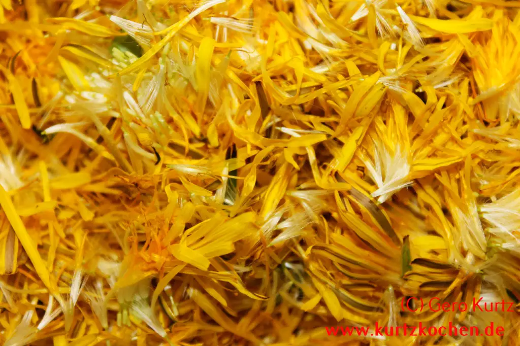 Butterblumenmarmelade Butterblumenblütenblätter in Nahaufnahme