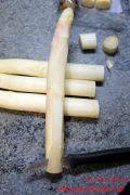 Spargel schälen