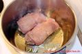 Rezept für Schweinerouladen - Anbraten