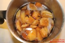 Quitten zum Kochen bringen