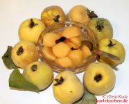 Quittenkompott im Schälchen