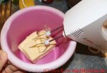 Grundrezept für Gugelhupf Kuchen nach Urgrossmutters Art - Butter mit dem Mixer schlagen 
