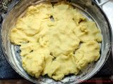 Rhabarberkuchen mit Butterstreuseln - Teig in einer Springform