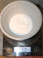 Selbst gebrannte Mandeln - Zucker auf Waage