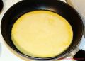 Rezept für schnellen Eierkuchen - Teig in einer Pfanne