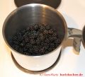 Brombeergelee, Brombeermarmelade - Brombeeren im Kochtopf