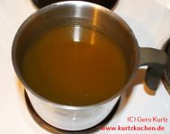 Butterblumenmarmelade Kochtopf auf Herd