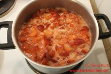 Erdbeermarmelade fast fertig