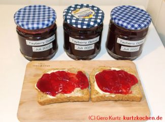 Taybeeren Tayberry Marmelade Gelee - Taybeerengelee auf Toastbrot