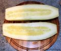 Rezept Senfgurken - eine geteilte Gurke