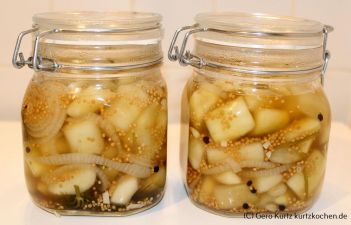 Rezept Senfgurken - Fertig eingeweckte Senfgurken in zwei Bügelgläsern