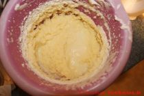Butter selber machen - austretende Buttermilch