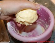 Butter selber machen - auswringen der Butter